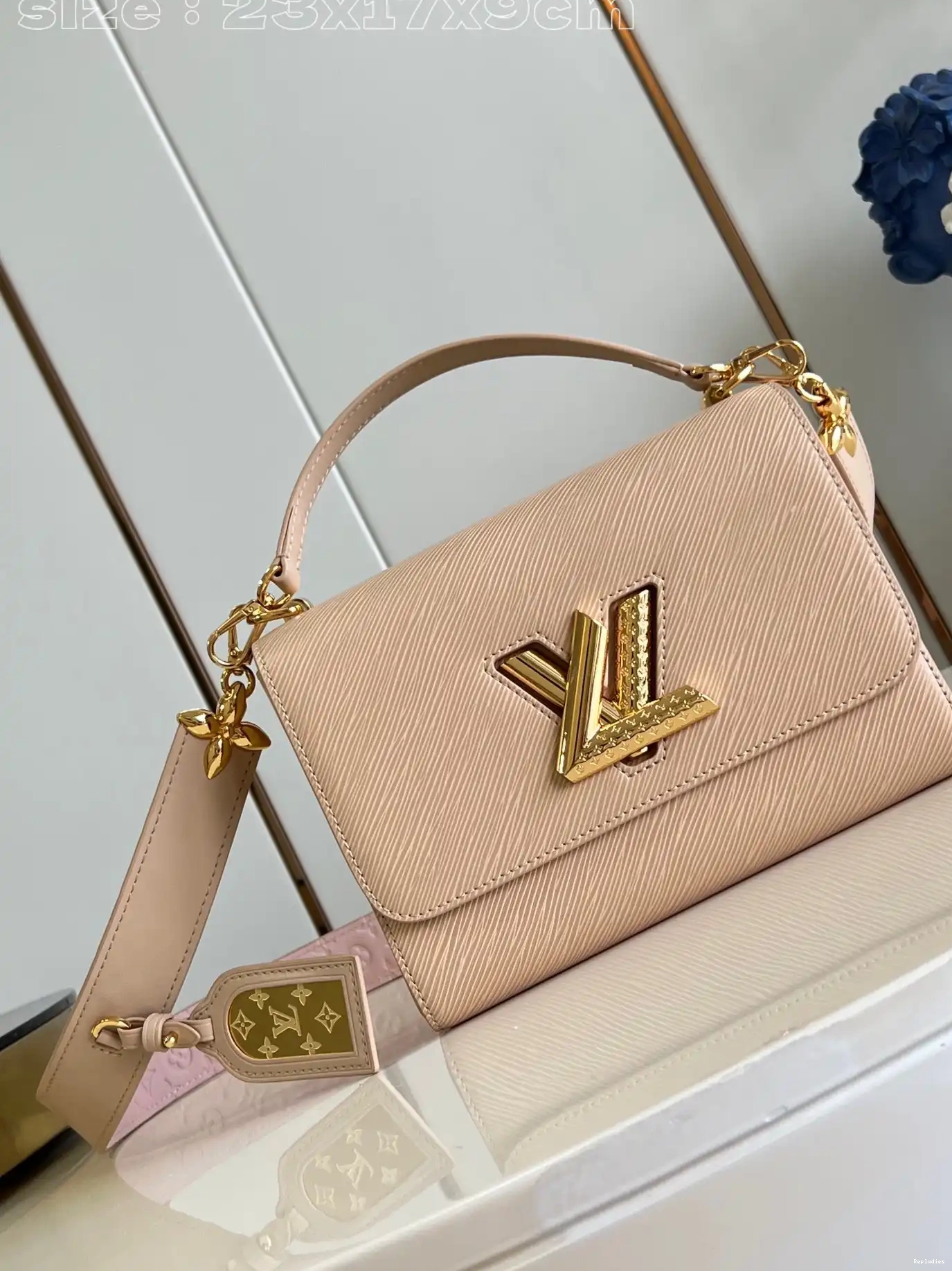 Cheap LOUIS TWIST VUITTON MM-23*17*9.5CM 0630